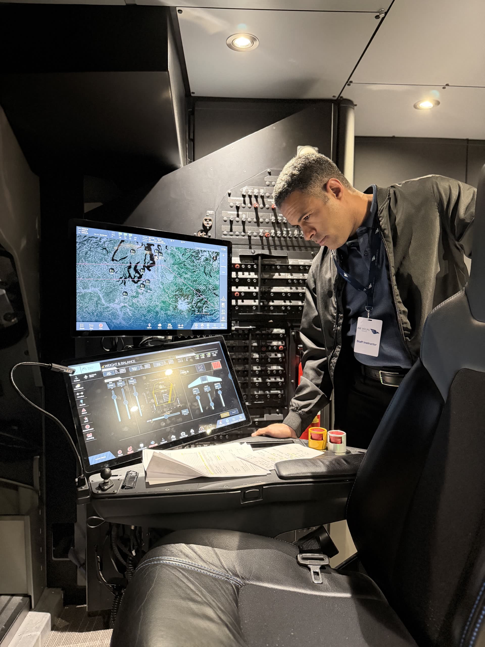 Your First Hour in a Full-Motion Boeing 737 Simulator